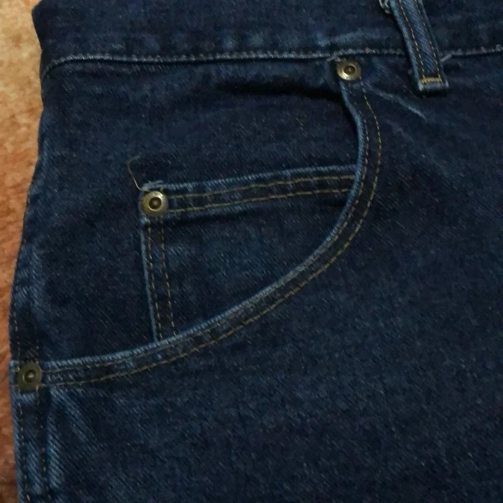 - Wrangler.‎ Rugged Wear jeans men’s pant Sz 42 X 30